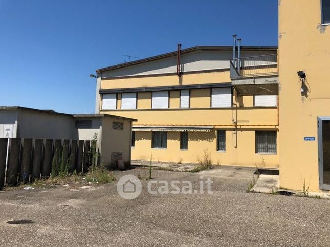 Capannone in commerciale in Via Malvezza 12