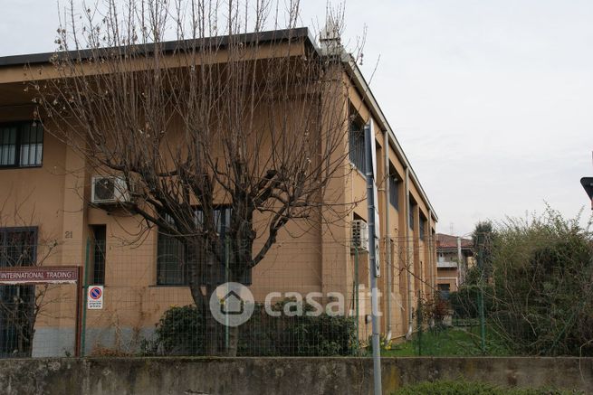 Capannone in commerciale in Via per Curnasco