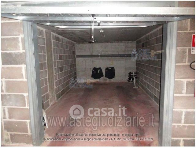 Garage/posto auto in residenziale in Viale Roma 192