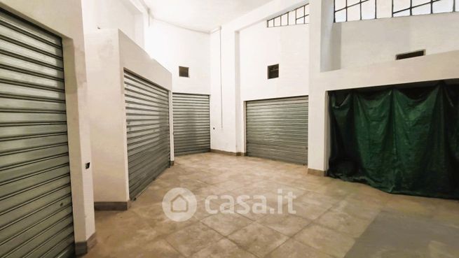 Garage/posto auto in residenziale in Via Alessandro Manzoni 123