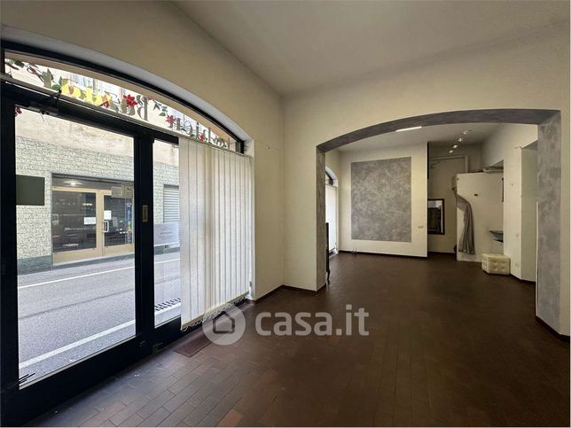 Ufficio in commerciale in 
