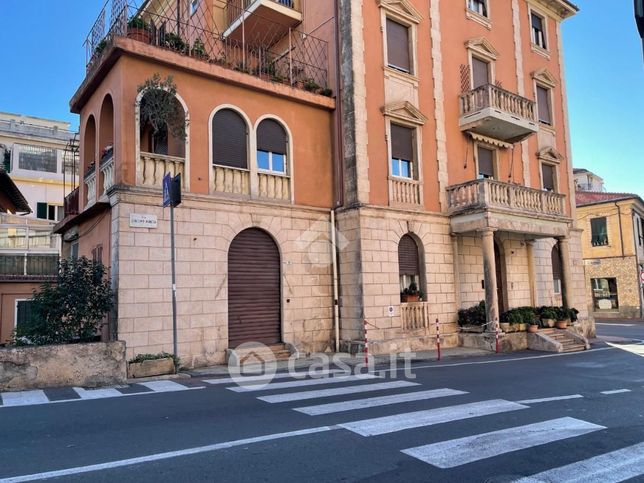 Garage/posto auto in residenziale in Via Giacomo Agnesi 14