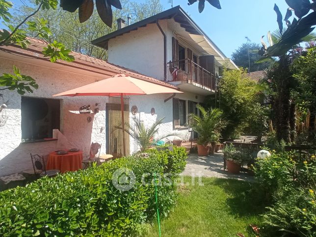 Casa bi/trifamiliare in residenziale in Via del Legorino