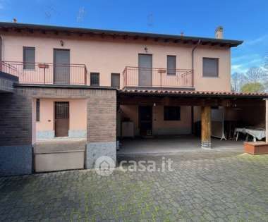 Casa bi/trifamiliare in residenziale in Via Carlo Alberto