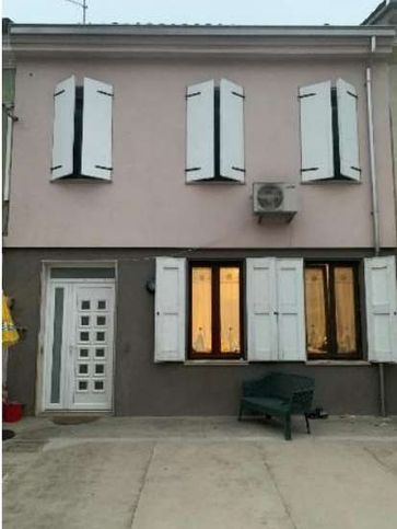Casa bi/trifamiliare in residenziale in Via Pangona
