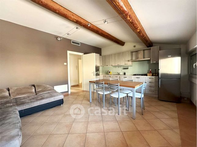 Rustico/casale in residenziale in Via Roma