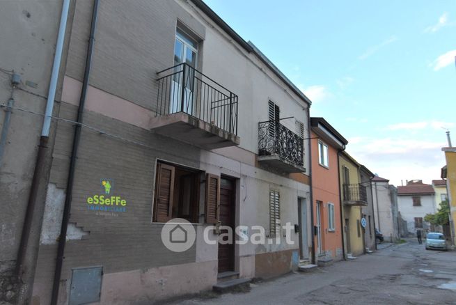 Casa indipendente in residenziale in Via Carlo Alberto 9