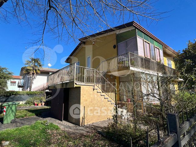 Villa in residenziale in 