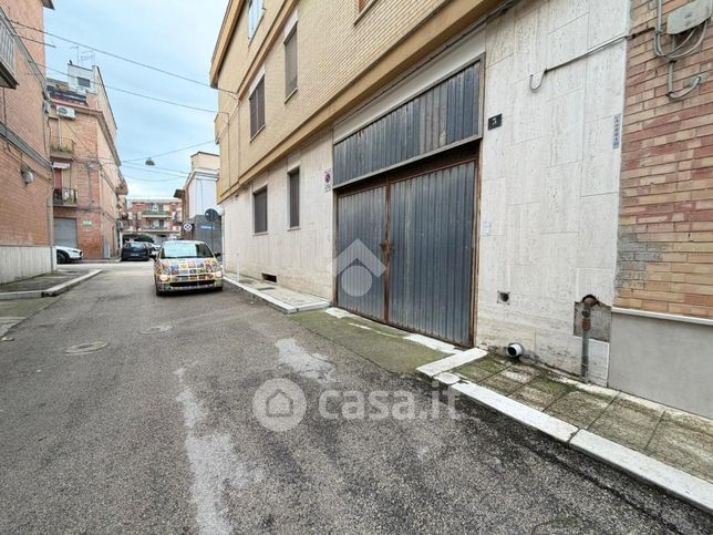 Box/posto auto in residenziale in Via Fratelli Rosselli 3