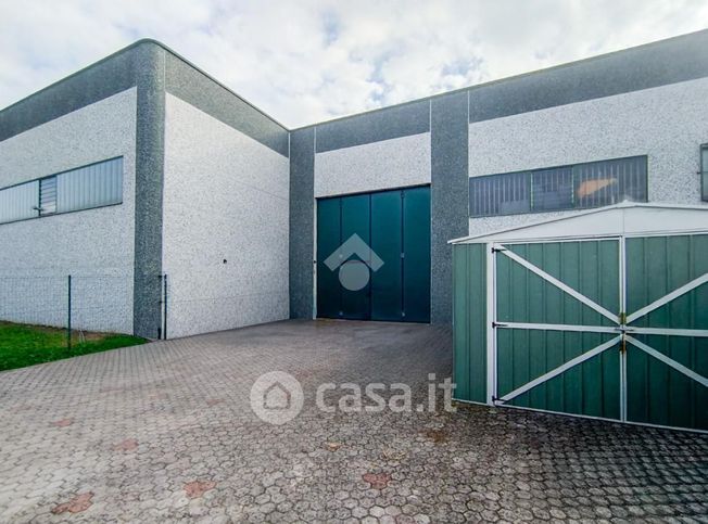 Capannone in commerciale in Via Jean Monnet 12