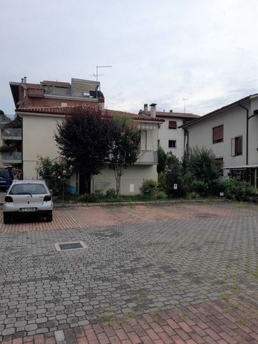 Garage/posto auto in residenziale in Viale Trieste 222