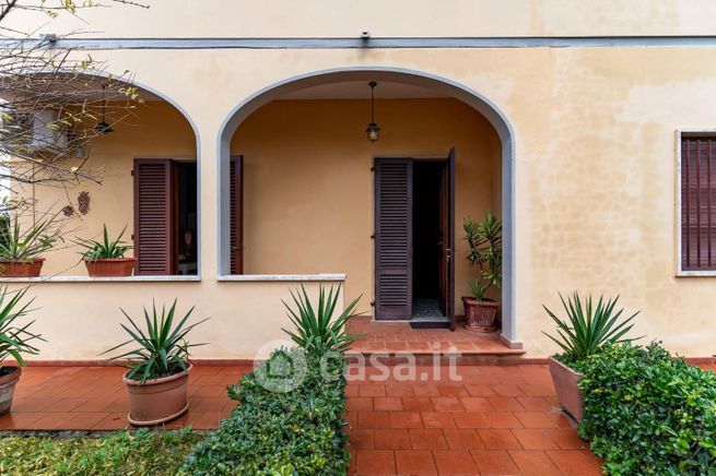Villa in residenziale in Via Vincenzo Bellini