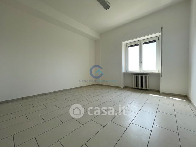 Ufficio in commerciale in 