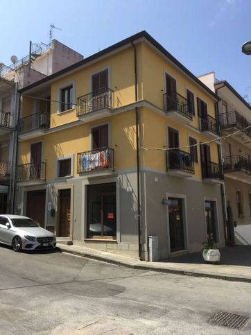 Box/posto auto in residenziale in Via Roma