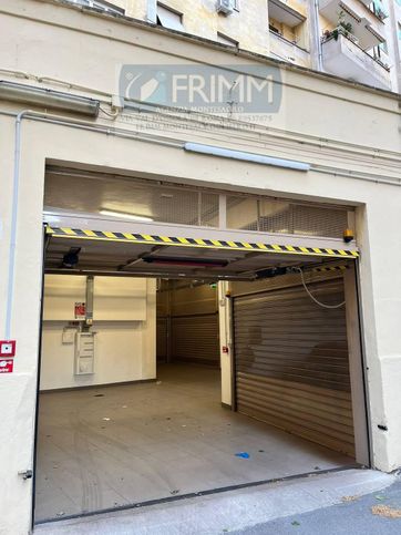 Box/posto auto in residenziale in Via Valcamonica