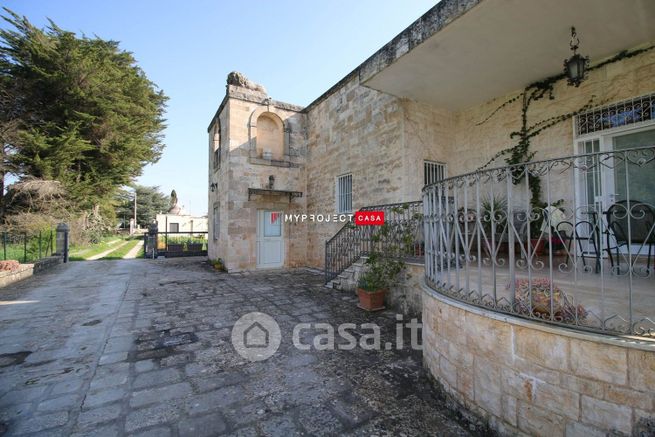 Villa in residenziale in Via Locorotondo 50