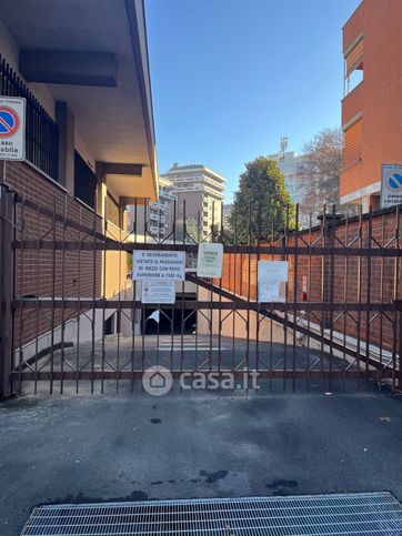 Box/posto auto in residenziale in Corso Filippo Brunelleschi 151