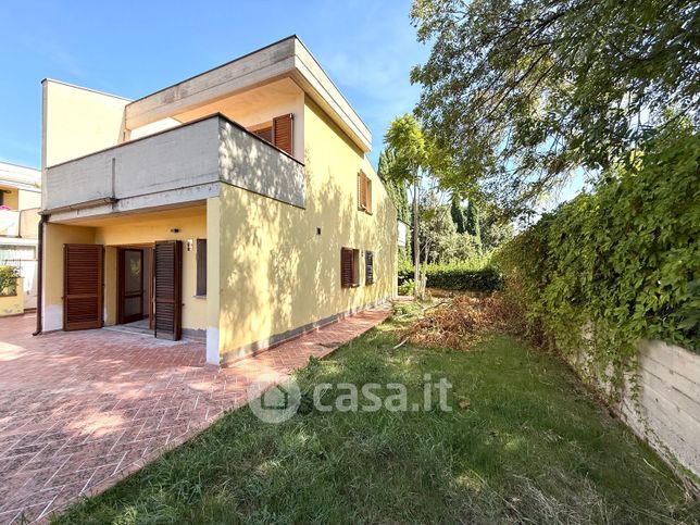 Villetta a schiera in residenziale in Via Salvador Allende 33