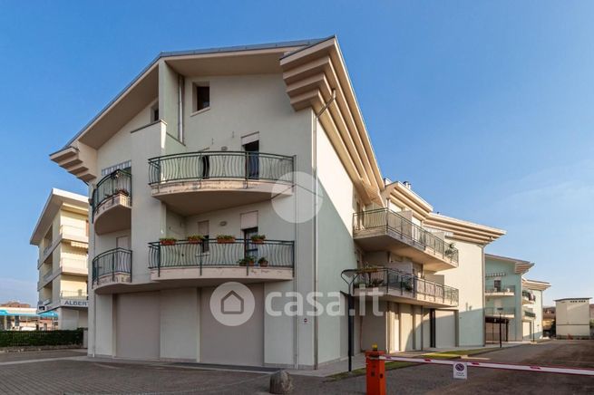 Appartamento in residenziale in Via Gardesana 29