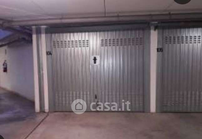 Box/posto auto in residenziale in Via San Marino