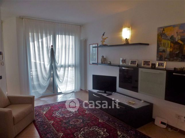 Appartamento in residenziale in Via V. per Ceriano 30