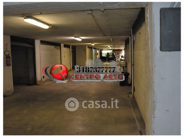 Garage/posto auto in residenziale in Via della Marranella