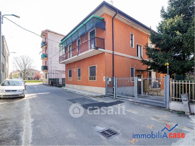 Appartamento in residenziale in Via Giovanni Pascoli 12