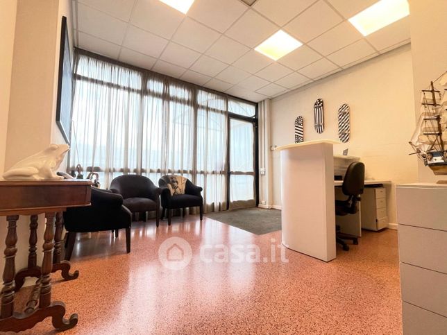 Ufficio in commerciale in Via Galileo Ferraris