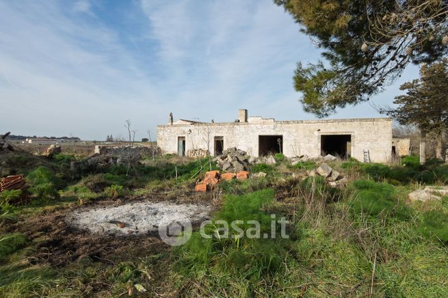 Rustico/casale in residenziale in Strada Comunale Esterna Mercadante 94