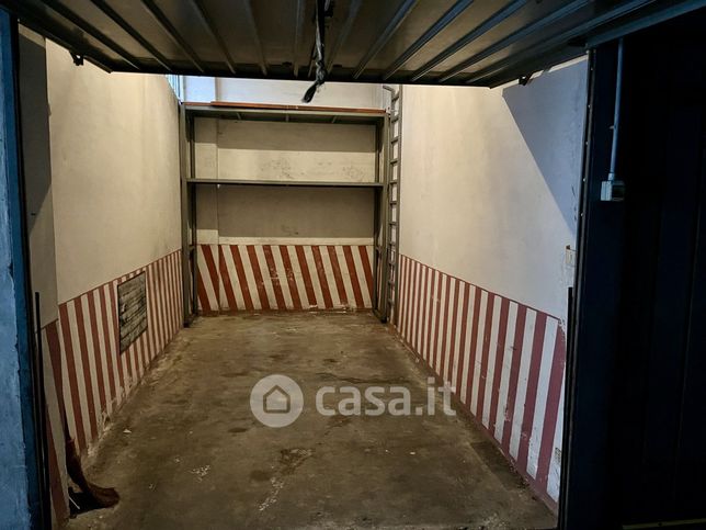 Garage/posto auto in residenziale in Via Sommariva