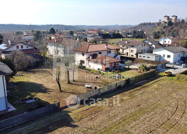 Terreno edificabile in residenziale in Via M. Peressini