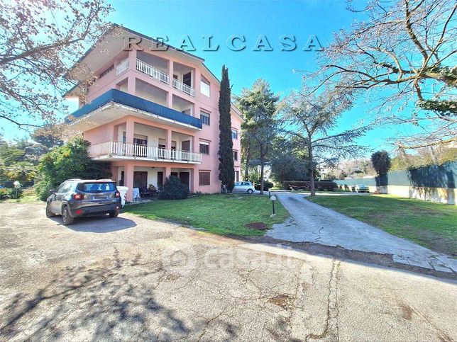Appartamento in residenziale in Via Recanati