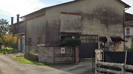 Attivitã /licenza (con o senza mura) in commerciale in Strada Canevon