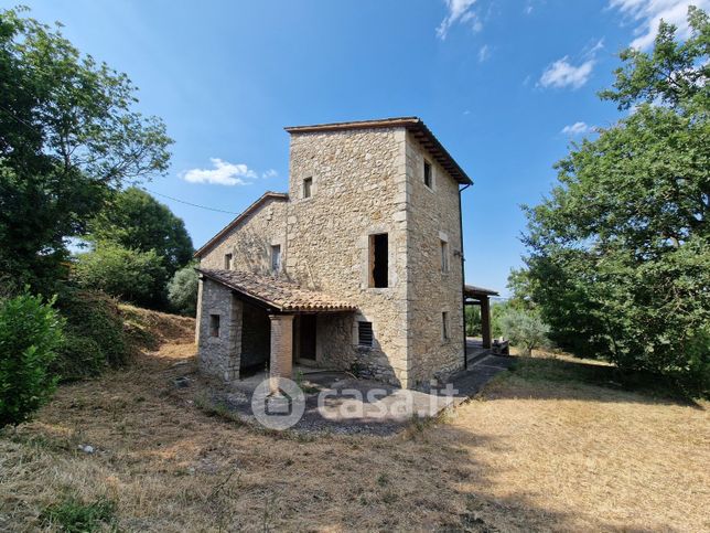 Rustico/casale in residenziale in Piazza Umberto I