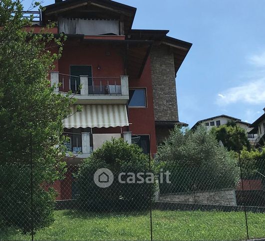 Villa in residenziale in Via Costi 33