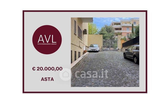 Box/posto auto in residenziale in Via Lisbona 14