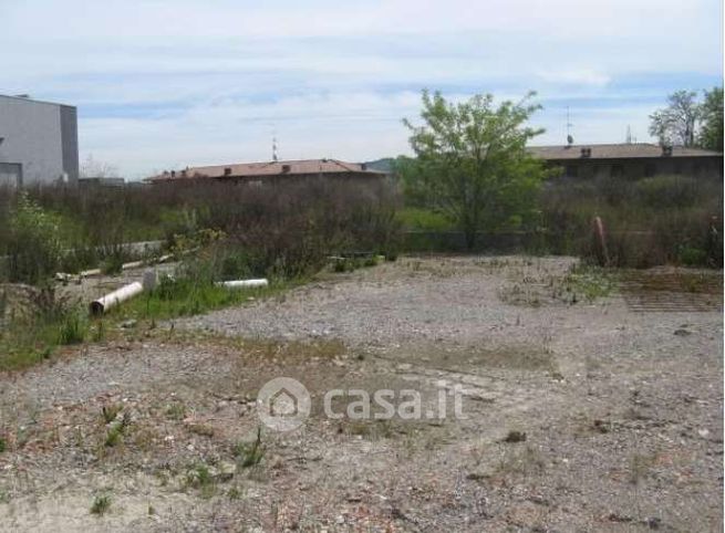 Terreno edificabile in residenziale in Via Radici Nord