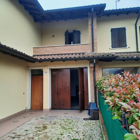 Villetta a schiera in residenziale in Via XXV Aprile 69