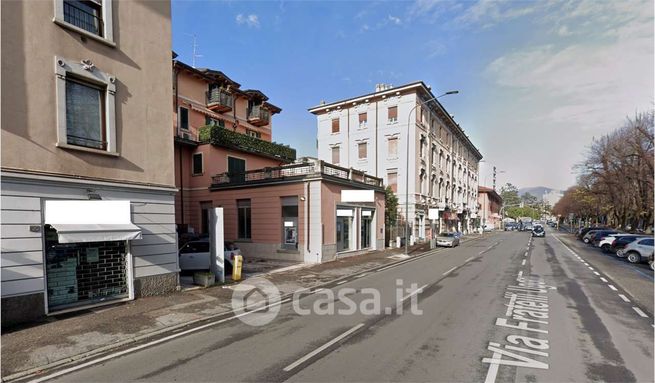 Box/posto auto in residenziale in Via Fratelli Ugoni 20