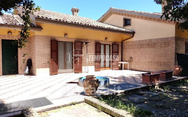 Villa in residenziale in 