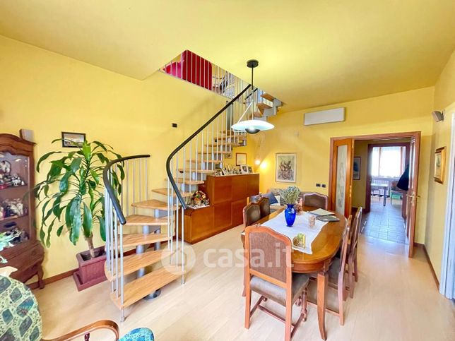 Appartamento in residenziale in Via Monsignor Stoppa 19