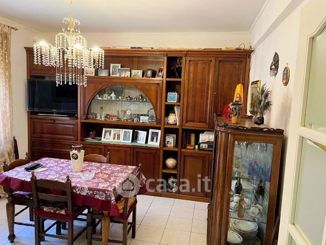 Appartamento in residenziale in Via GiosuÃ© Carducci 10