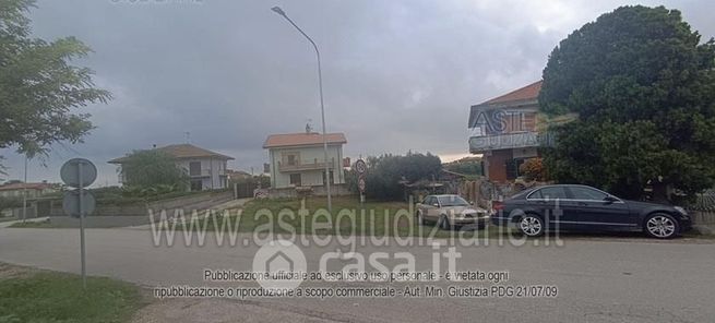 Terreno agricolo in commerciale in Via Ciro Romualdi