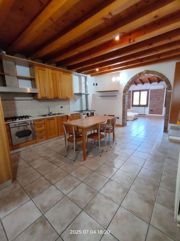 Casa indipendente in residenziale in Via Trivellini 1