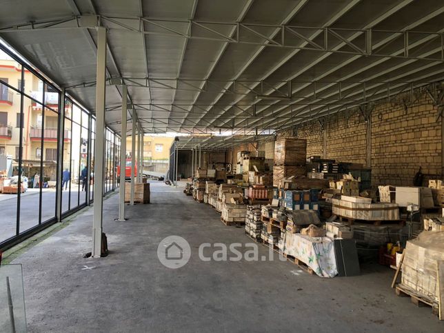 Capannone in commerciale in Via Termine Bianco