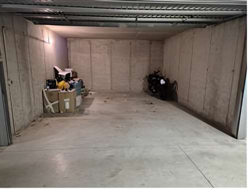 Box/posto auto in residenziale in Via Vimercate 27