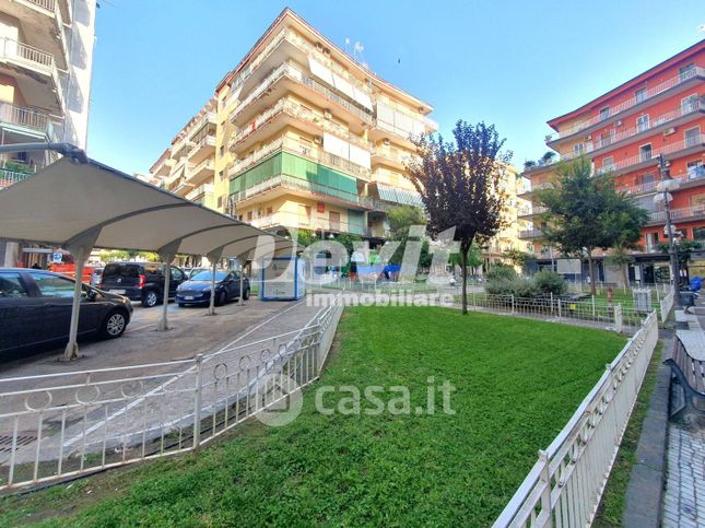 Box/posto auto in residenziale in Viale delle Magnolie