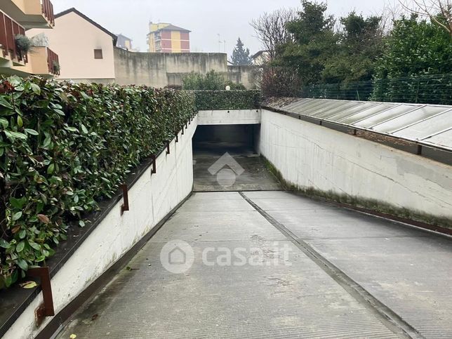 Box/posto auto in residenziale in Via dei Mille 8