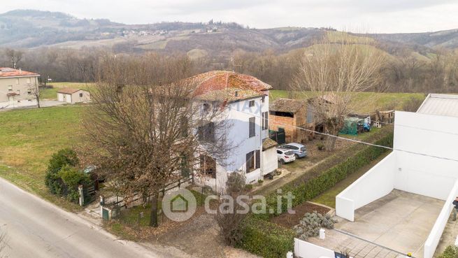 Casa bi/trifamiliare in residenziale in Via di Scipione Castello