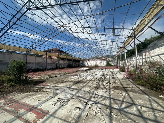 Capannone in commerciale in Via Sardorella 16